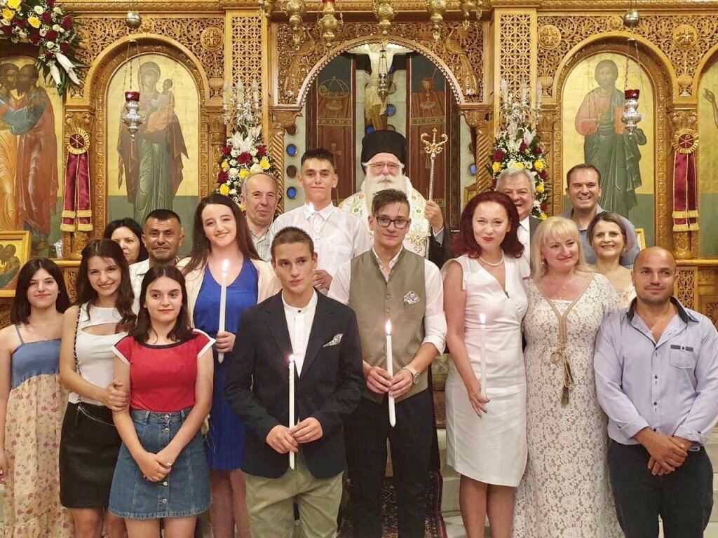 Τρεις μαθητές Αλβανικής Καταγωγής Βαφτίστηκαν Ορθόδοξοι