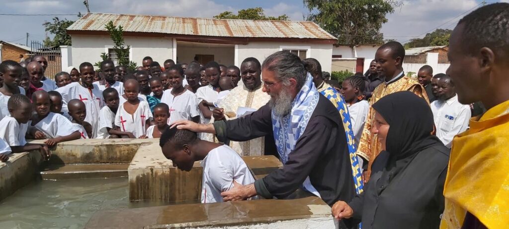 ΤΑΝΖΑΝΙΑ: 210 κατηχούμενοι έλαβαν το Άγιο Βάπτισμα