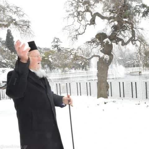 Περίπατο στο χιονισμένο πάρκο του Yildiz έκανε ο Παναγιώτατος Οικουμενικός μας Πατριάρχης κ.κ. Βαρθολομαίος
